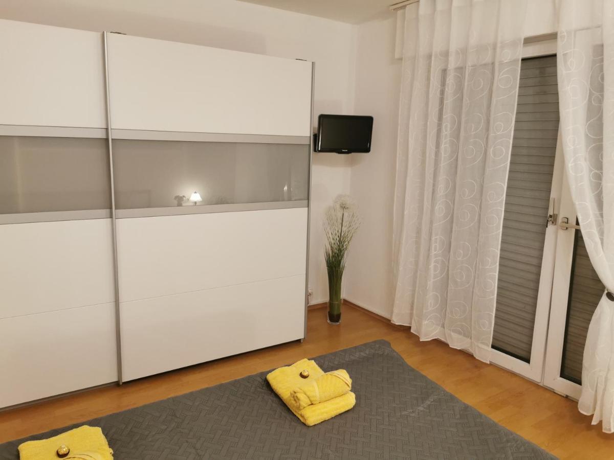 Schoene 3-Zimmer Erdgeschosswohnung Am Bergpark,Unesco,Therme,Train, Wilhelmshoeher Allee 329 Kassel Exterior photo