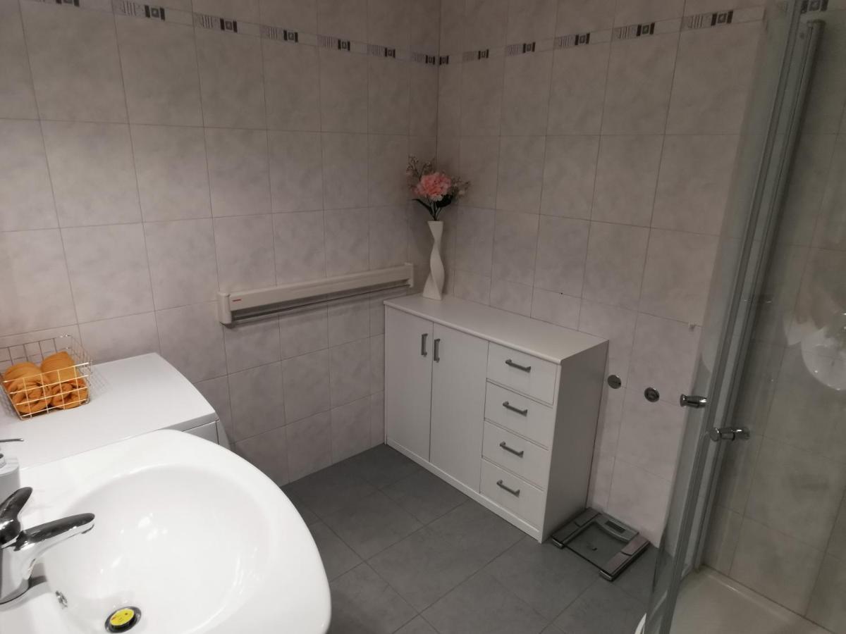 Schoene 3-Zimmer Erdgeschosswohnung Am Bergpark,Unesco,Therme,Train, Wilhelmshoeher Allee 329 Kassel Exterior photo