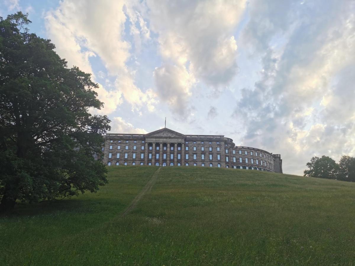 Schoene 3-Zimmer Erdgeschosswohnung Am Bergpark,Unesco,Therme,Train, Wilhelmshoeher Allee 329 Kassel Exterior photo
